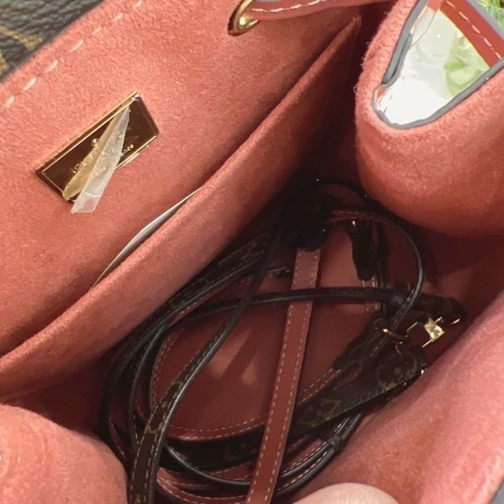 Louis Vuitton Women Pre-Loved Bag Very Good Condition - Picture 3 of 9